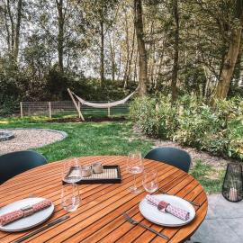 Tiny House Cinta- Dichtbij zee & in een groene omgeving, hotel i heinkenszand