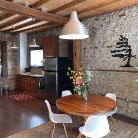Rustic Cozy Fireplace Getaway with Loft - Stone Mill Retreat, hotel v destinaci Fergus