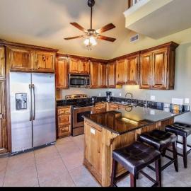 Grand isle Detached Condo Unit F 3 bedrooms 1 bath Easy beach access pet ok, hotel in Grand Isle