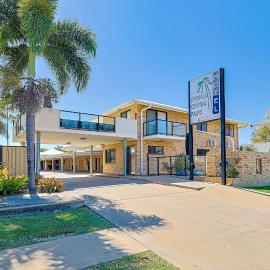 Emerald Central Palms Motel, хотел в Емералд