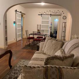 Comfortable 2-Bdrm Spacious Home with Wifi & Patio, hotel sa Indianapolis