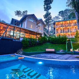 Areva Inn Plantation Resort Munnar with Pool by VOYE HOMES, hotel di Munnar