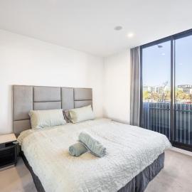 Central located 2 bedroom Apartment in Canberra with Parking