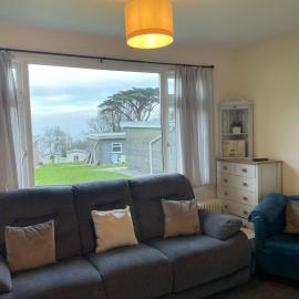 Entire Cozy Chalet in Bideford Bay Holiday Park – hotel w mieście Bideford