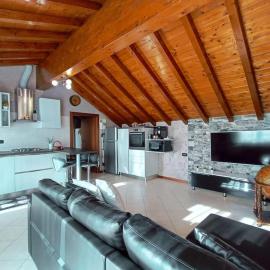 S&M APARTMENTS - Splendida Mansarda in Legno Nova Milanese - Monza