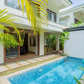 ELIVAAS 3 BHK Pvt Pool & Bar - Villa Valerie, hotel di Oxel