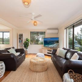 Ocean Views Walk to Malua Beach EV & Pet Friendly, hotel u gradu Malua Bay