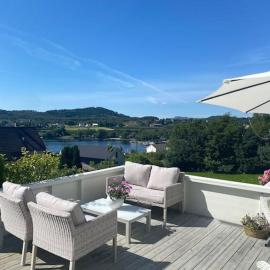 Drømmested for idylliske dager, Hotel in Skjoldastraumen