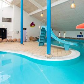 6 person holiday home on a holiday park in Hemmet