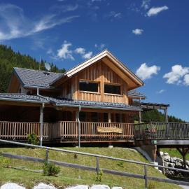 Luxus Chalet Murmeltierhütte, hotel in Hohentauern