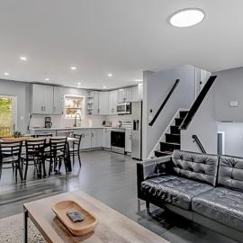 Peaceful Pocono Home with Hot Tub, gym, & office, khách sạn ở Long Pond