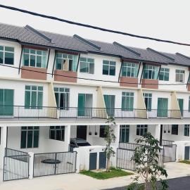 Azzahra Homestay Scientex Kundang Jaya Rawang, hotel in Pengkalan Kundang