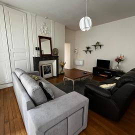 La Villa Louana 3 Appartement 60m2 ,élégance et indépendance cœur de ville، فندق في اوبيسون