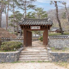 Chosun Royal Family Hotel, hotel di Yeoncheon