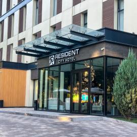 Resident City Hotel, hotelli kohteessa Almaty