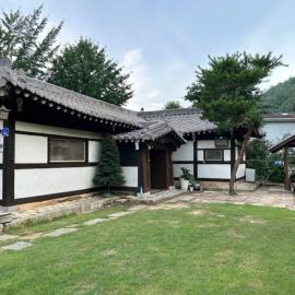 Hongcheon Neoreun Rock Pension, hotelli kohteessa Hongcheon