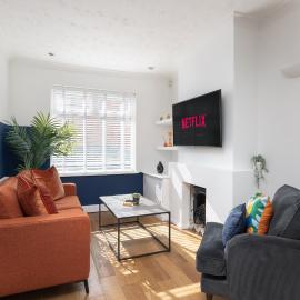 Spacious & Charming 2BR - Perfect Stay, hotel in Northampton