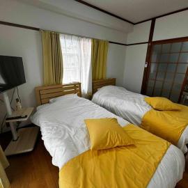 巨人の宿, hotel a Hita