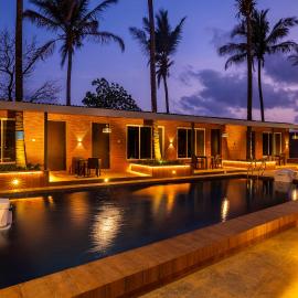 Coco Bliss By Mauli Stays โรงแรมในManor