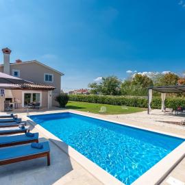 Holiday House Brig