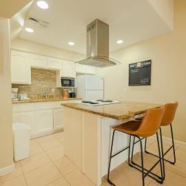 Tropical Retreat Coastal 1BR Getaway with Balcony 212