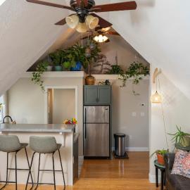 Welcome to our BoHo Tree House, hotel en Saco