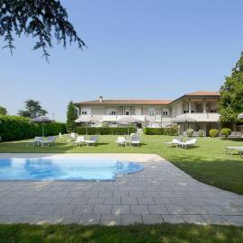 Residence Venezia Park - ENJOY HOLIDAY, hótel í Lazise