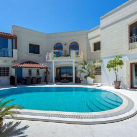 Villa Alexandra: Sea Views Pool Jacuzzi Sauna