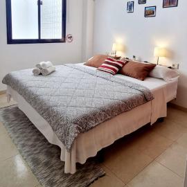 ALMar WeGo! Alcalá -Habitaciones Privadas con baño compartido Frente al Mar - Private Rooms in shared Apartment, hotelli kohteessa Alcalá
