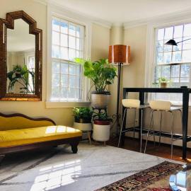 Downtown, Near RISD & Train, Walk Everywhere, hotelli kohteessa Providence