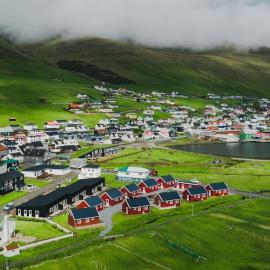 Discover this Well-Appointed Cottage H, hotel in Vágur