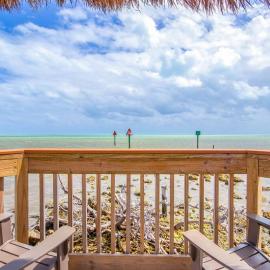 Bright 2BR Condo with Breathtaking Ocean View, hotel di Tavernier