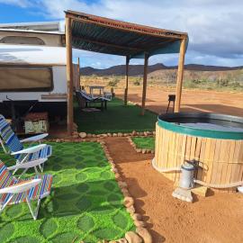 KAroo Rustic caravan, khách sạn ở Ladismith