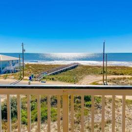 Dream Chaser-Private Pool-Hot Tub-Pets-Directly across from boardwalk to beach