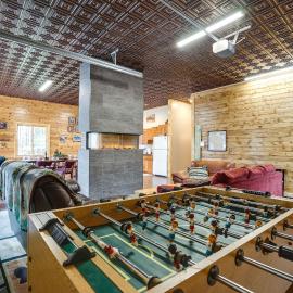 Pet-Friendly Cabin Retreat: Walk to Lake Pepin!
