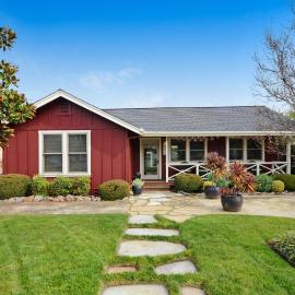 Gorgeous Property Within The Heart Of Sonoma, hotel di Sonoma
