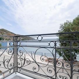 Κοράλι, μεζονέτα στην παραλία Λίμνης