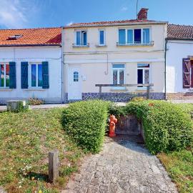 Cozy Home In Neuville-Sous-Montreui With Wifi