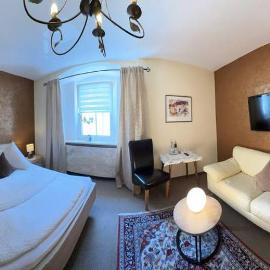 Hotel Zrenners GARNI, hotel em Waldsassen