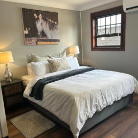 Kings 93 Cabins, hotel a Tierpoort