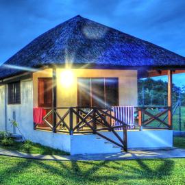 Beachfront Resort – hotel w mieście Luganville