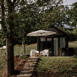 Glamping Osada, hotel in Hýskov