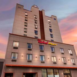 Red Roof Inn PLUS Jamaica, NY - JFK Airport، فندق في Jamaica