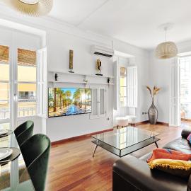 110m KKARA 3BR 2BA central Plaza Nueva view apt