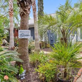 Bare Feet Bungalow -Close to beach & dog friendly, Hotel in Gulfport