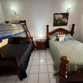 Chalet Belizomi - Le Gardenia Room, hotel em Rodney Bay Village