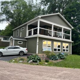 Roberts Lake House Room #3, hotel din Colchester