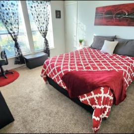 Comfortable Queen Bedroom with workspace، فندق في لانكاستر