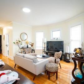 14a-Elegant, newly renovated apartment in Boston