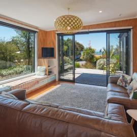 Bach 7 by The Sea - Spa Pool and Views